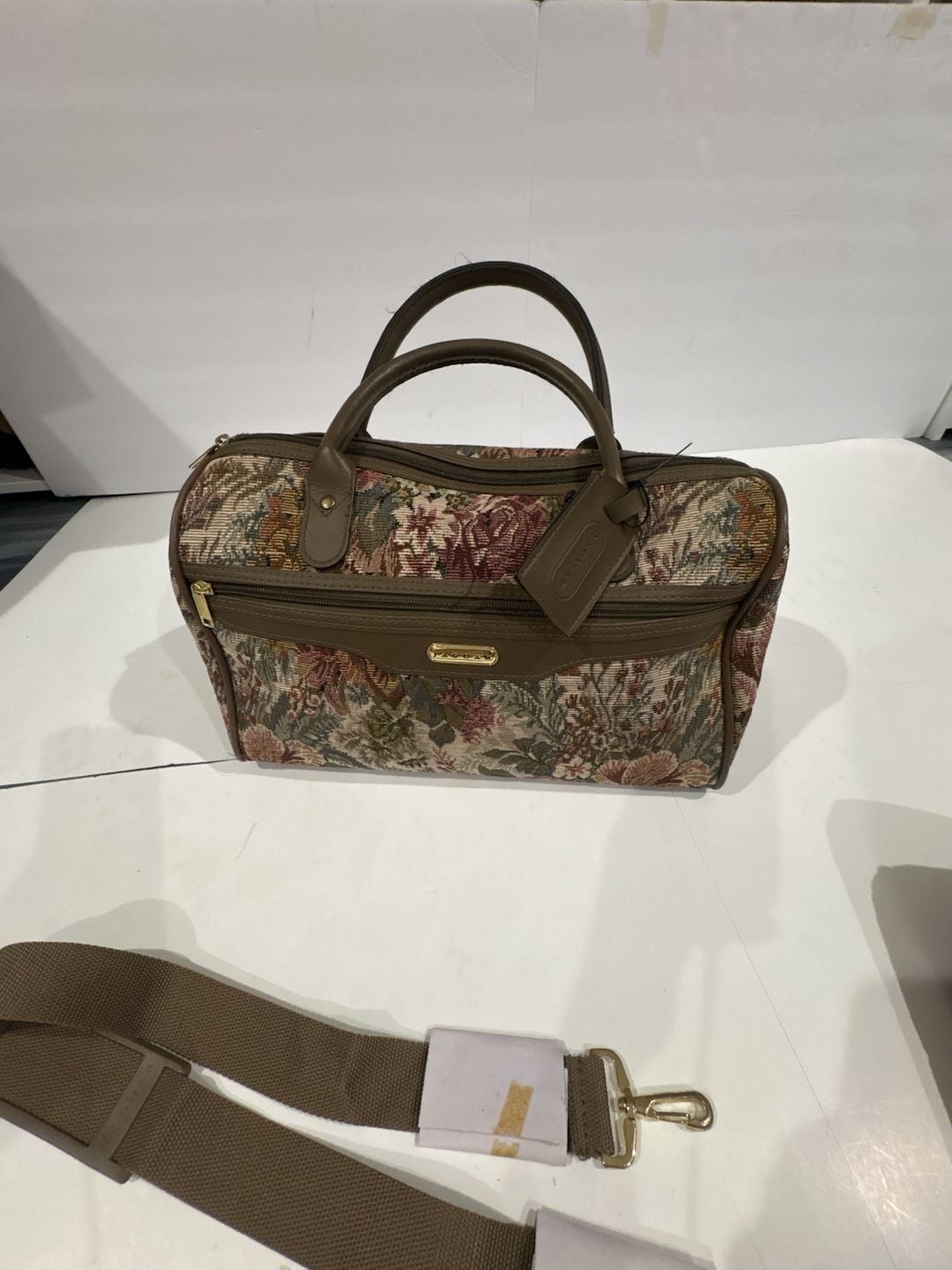 Vintage Jaguar Floral Tapestry Travel Duffle Bag and Cosmetic Case Set 6