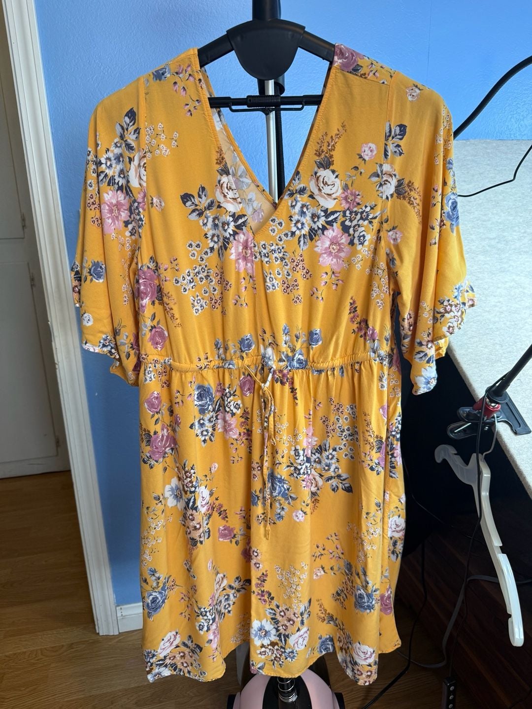 Torrid Yellow Floral Challis V-Neck Flutter Sleeve Drawstring Waist Dress Size 2X 8