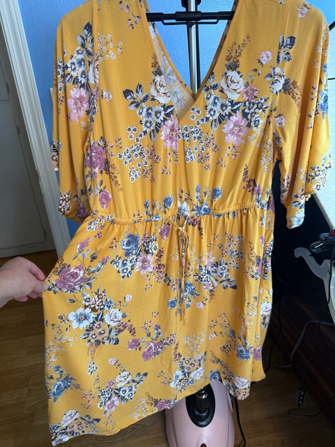 Torrid Yellow Floral Challis V-Neck Flutter Sleeve Drawstring Waist Dress Size 2X 10