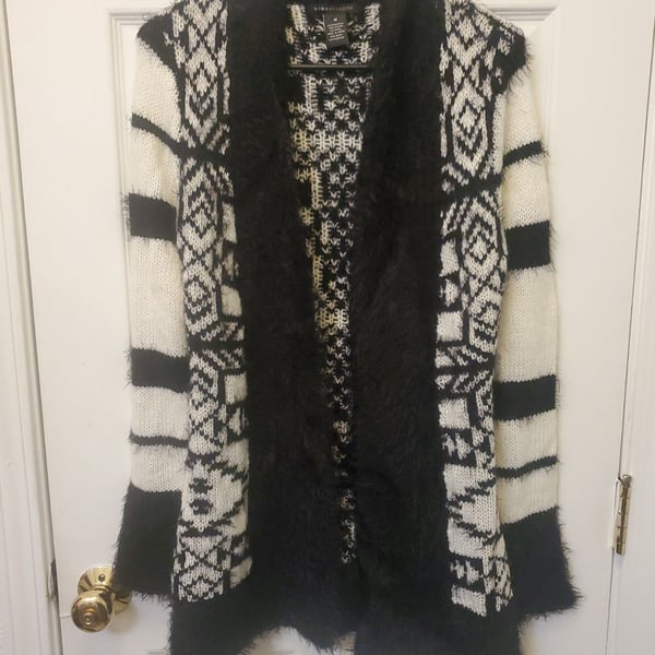 BCBGMaxAzria Aztec Geometric Knit Cardigan Sweater Fuzzy Faux Fur Shawl Collar M