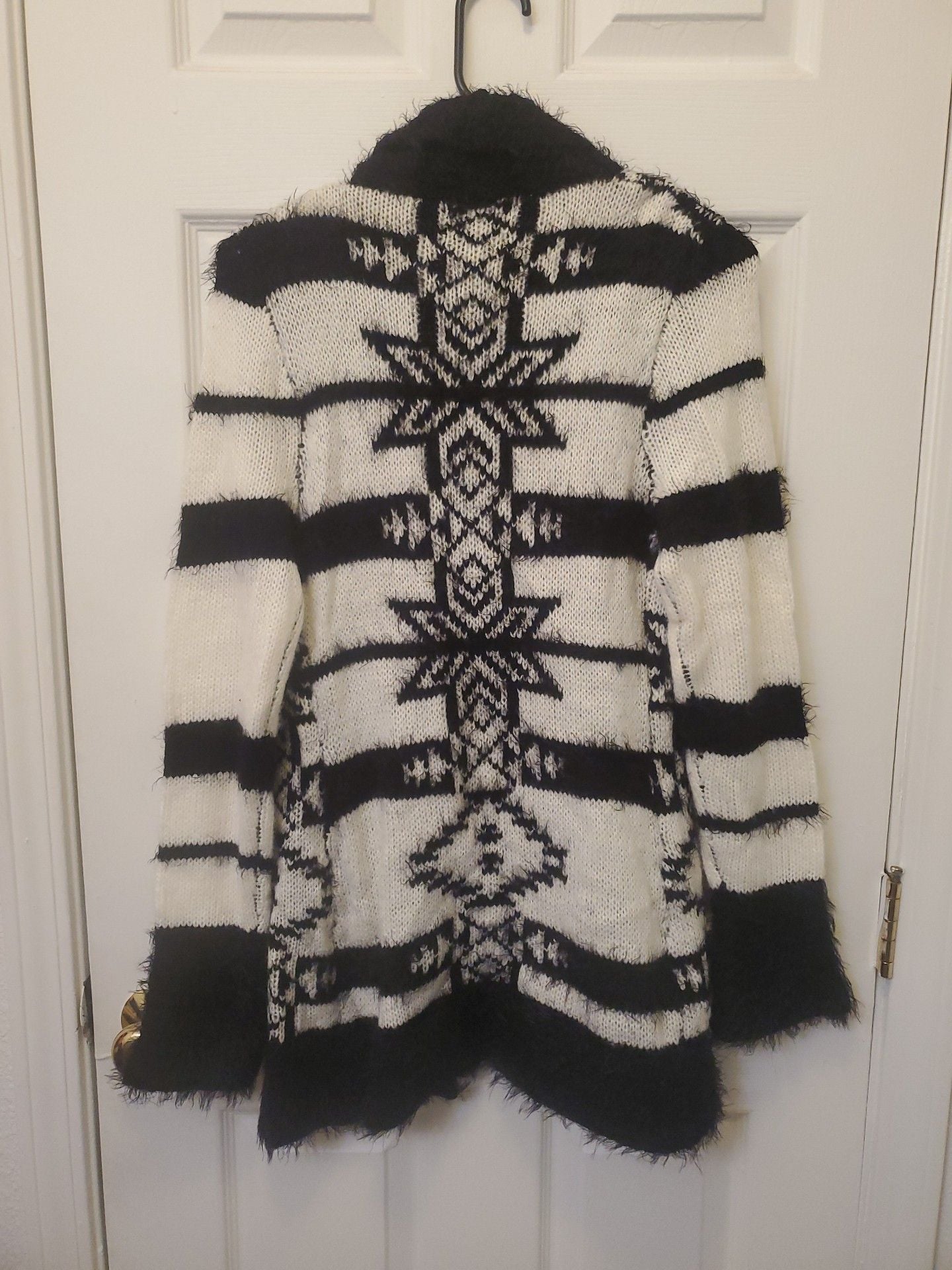 BCBGMaxAzria Aztec Geometric Knit Cardigan Sweater Fuzzy Faux Fur Shawl Collar M 6