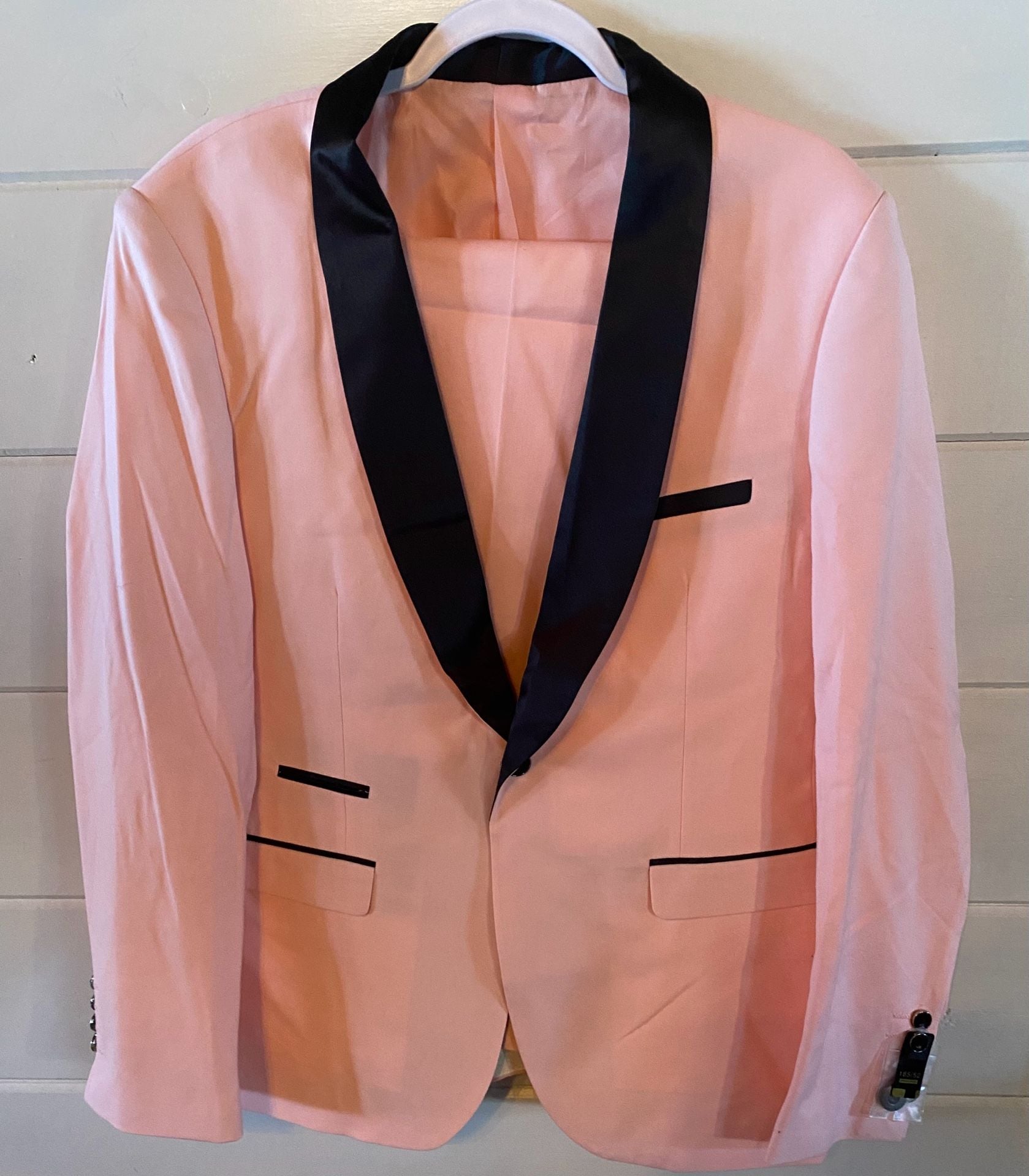 Men's Light Pink 2-Piece Tuxedo Suit with Black Satin Shawl Lapel 2