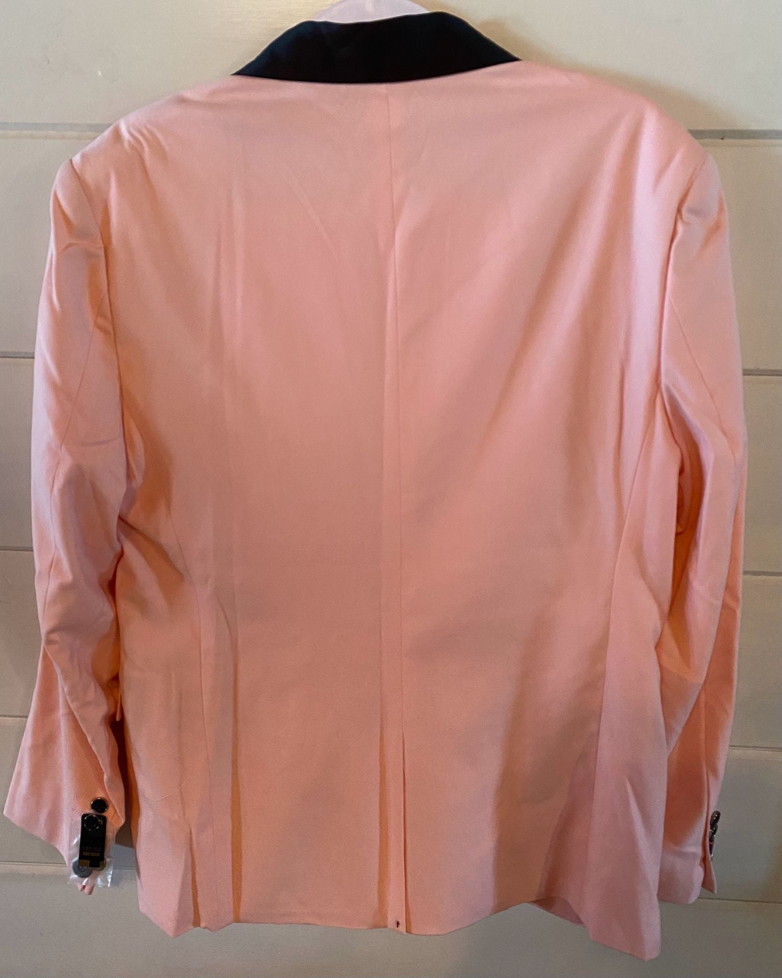 Men's Light Pink 2-Piece Tuxedo Suit with Black Satin Shawl Lapel 3