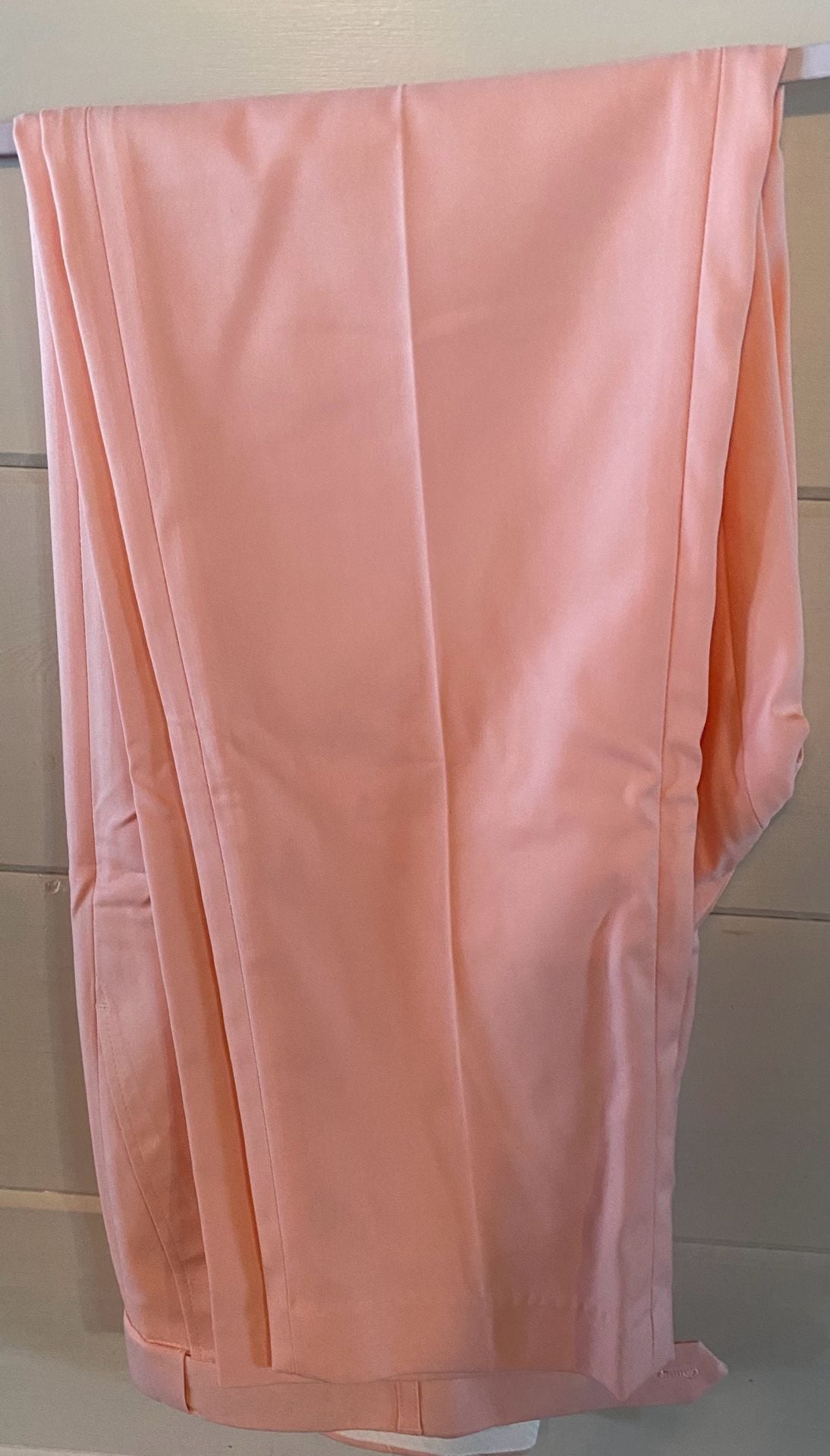 Men's Light Pink 2-Piece Tuxedo Suit with Black Satin Shawl Lapel 4
