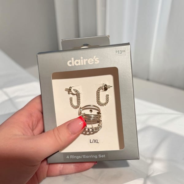 Claire's Silver Tone 4 Rings and Earring Set Size L/XL