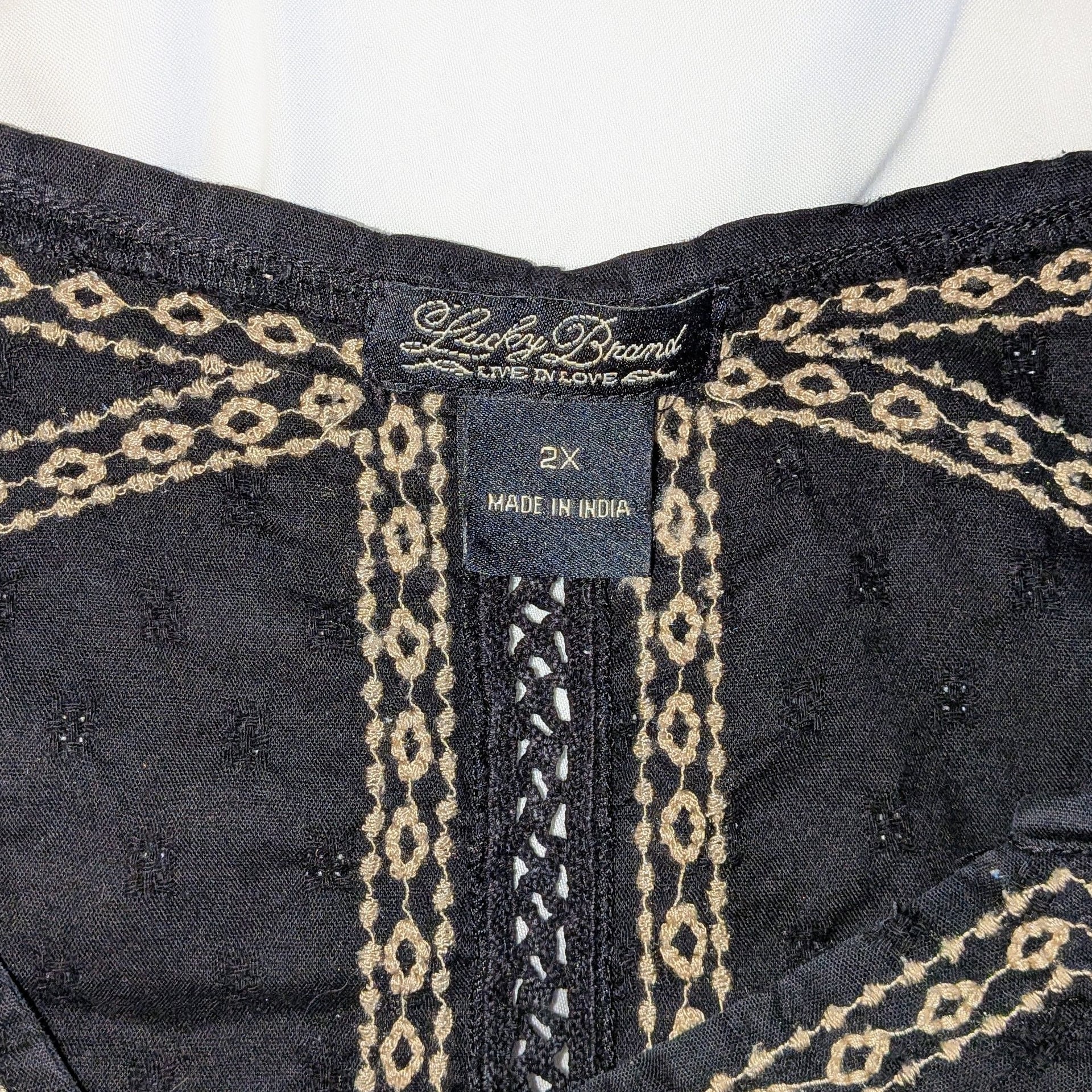 Lucky Brand Embroidered V-Neck Geometric Print Popover Tunic Top Size 2X 4