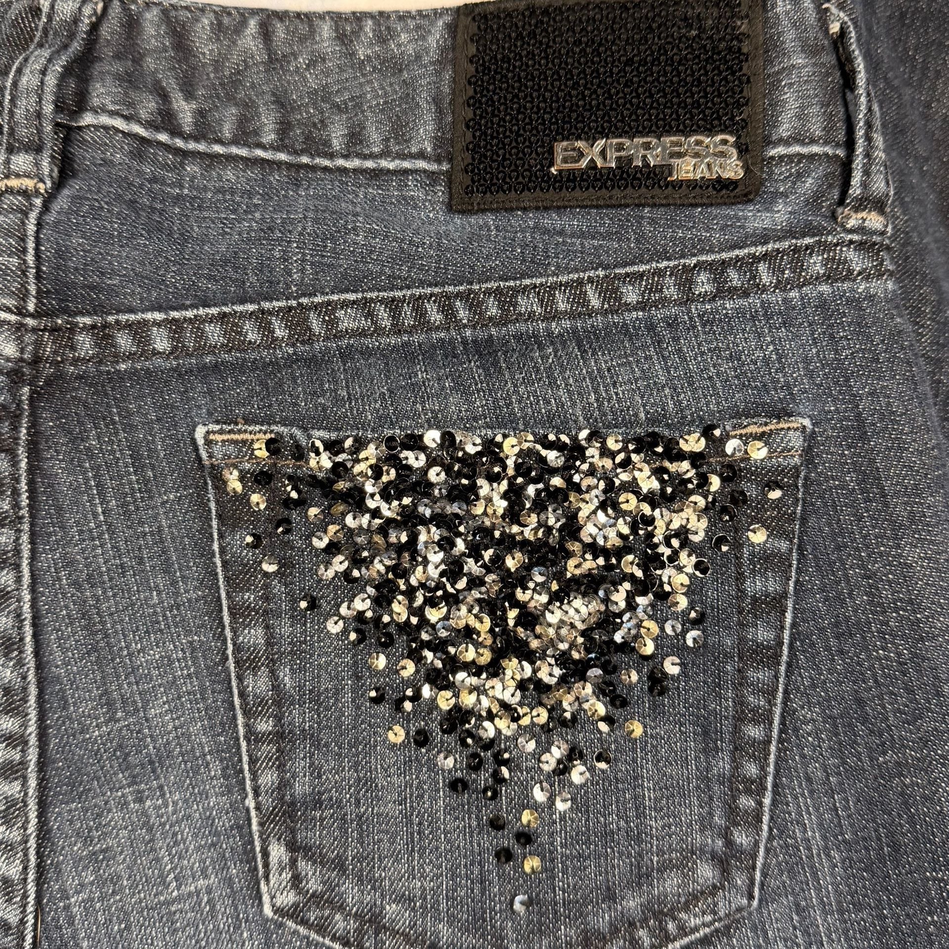 Vintage 2008 Express Low rise Jeans Size 6 Y2K McBling Embellished Dark Wash 4