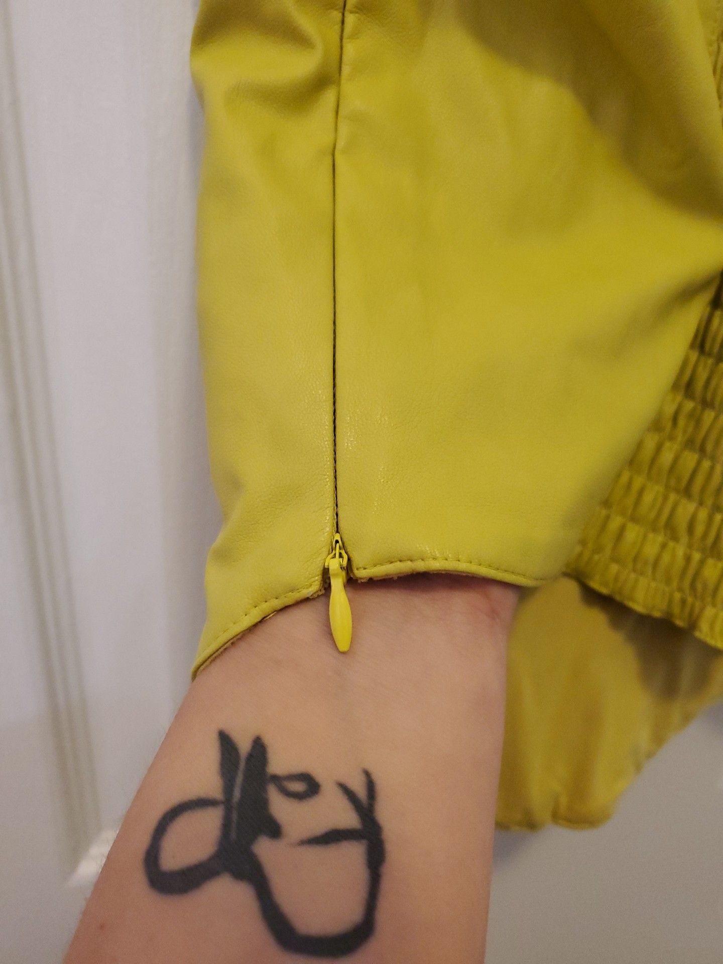 7 For All Mankind Lime Yellow Faux Leather Corset Top Structured Size S 6