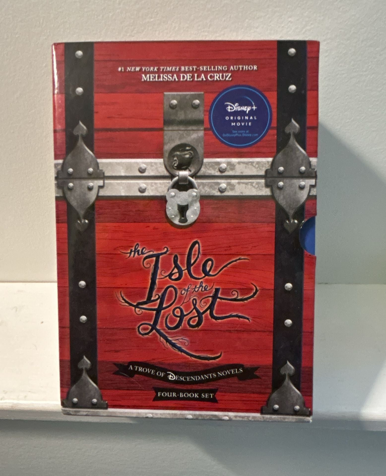 Disney Descendants The Isle of the Lost Four Paperback Box Set 1