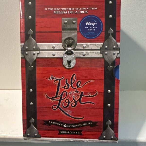 Disney Descendants The Isle of the Lost Four Paperback Box Set