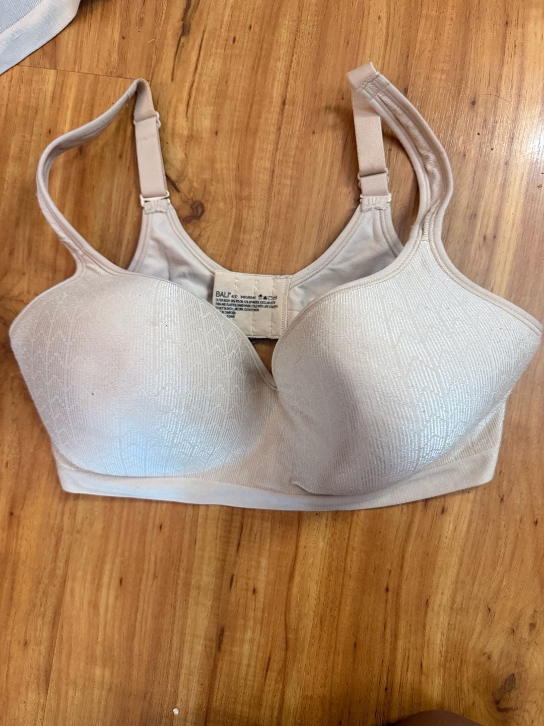 Bali Comfort Revolution 3463 Bras 40D Beige Wirefree Lot of 3 2