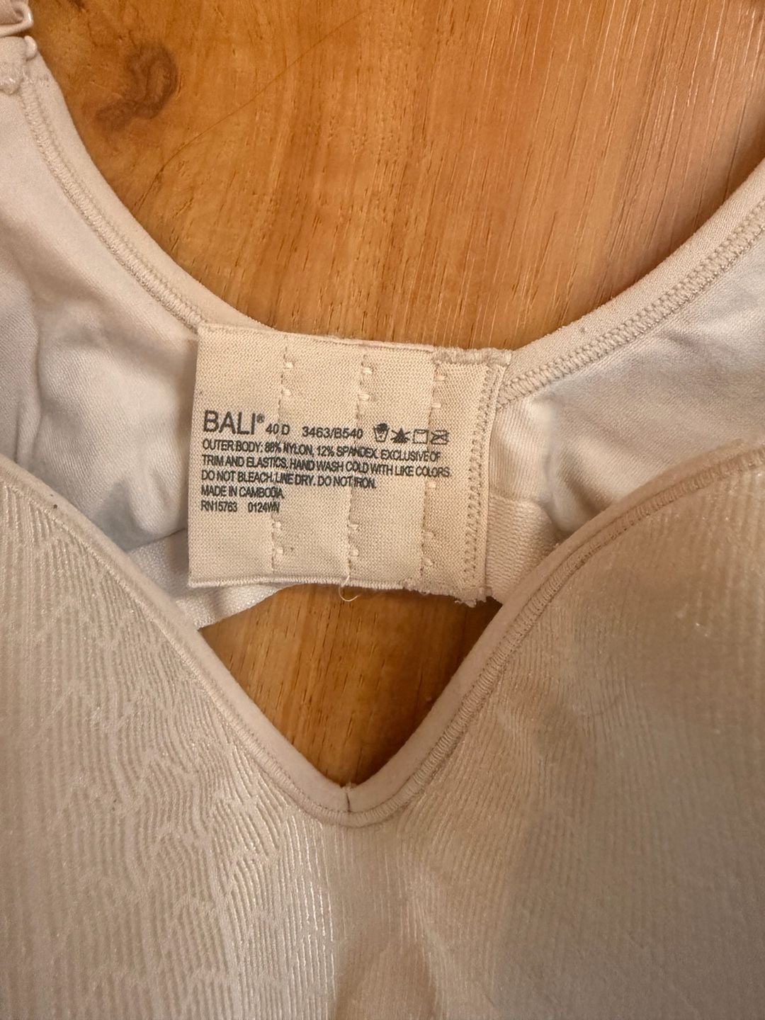 Bali Comfort Revolution 3463 Bras 40D Beige Wirefree Lot of 3 5