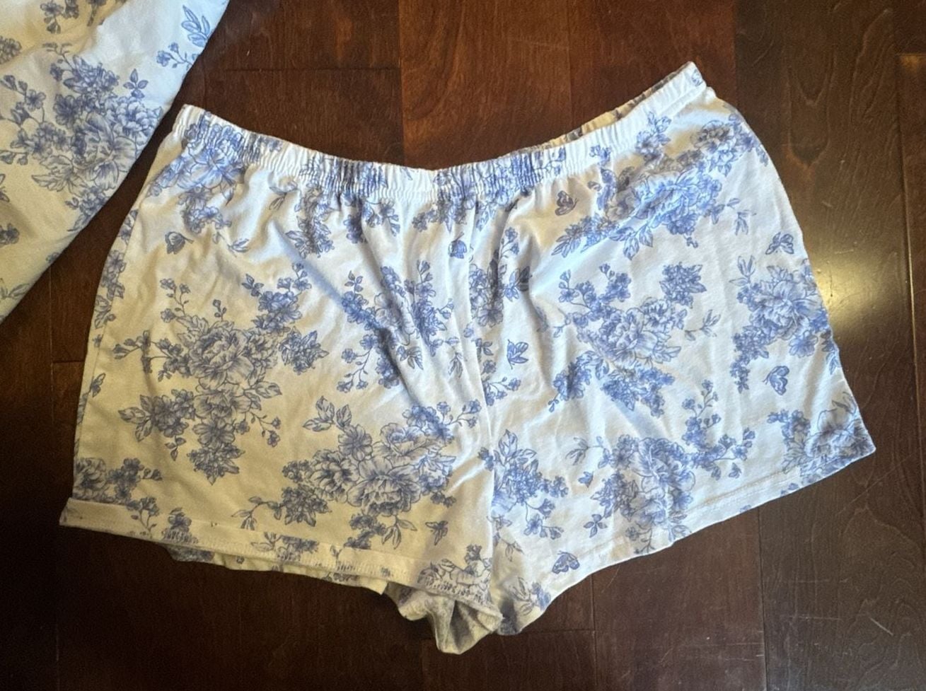 Laura Ashley Blue Floral Print Pajama Set 3