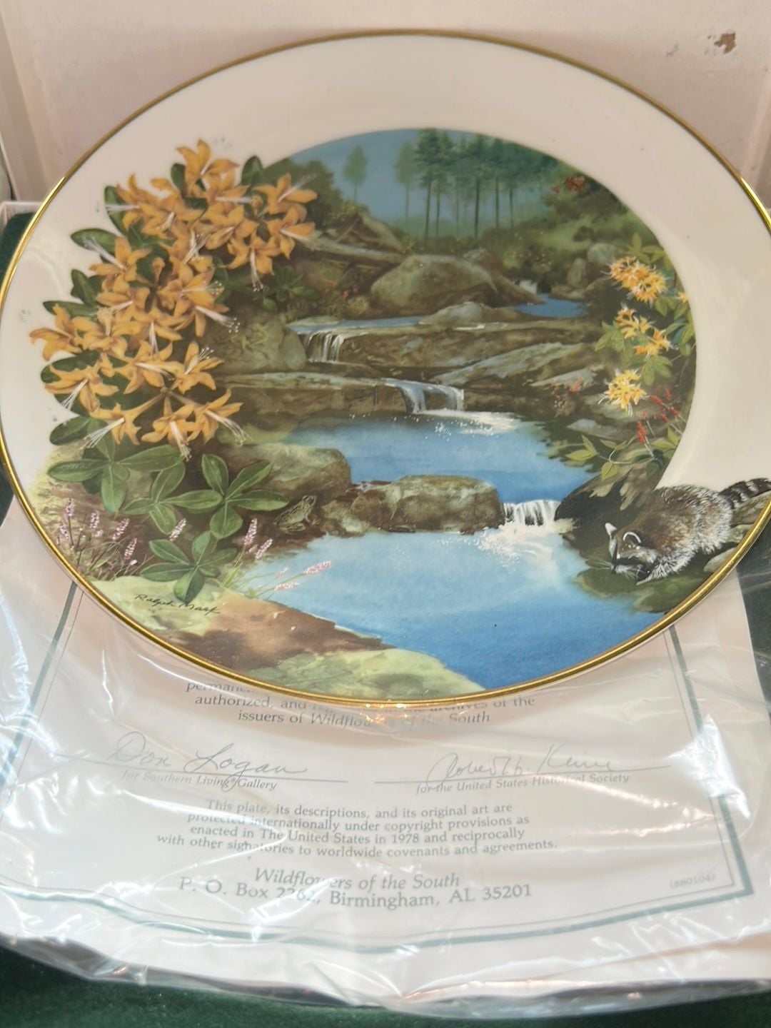 Royal Windsor Wildflowers of the South Wild Honeysuckle Collector Plate 2