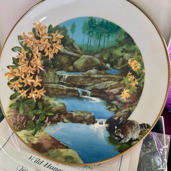 Royal Windsor Wildflowers of the South Wild Honeysuckle Collector Plate