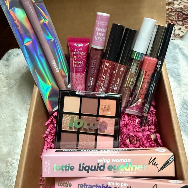 New sealed Lottie London Full Makeup Bundle set cruelty free and vegan