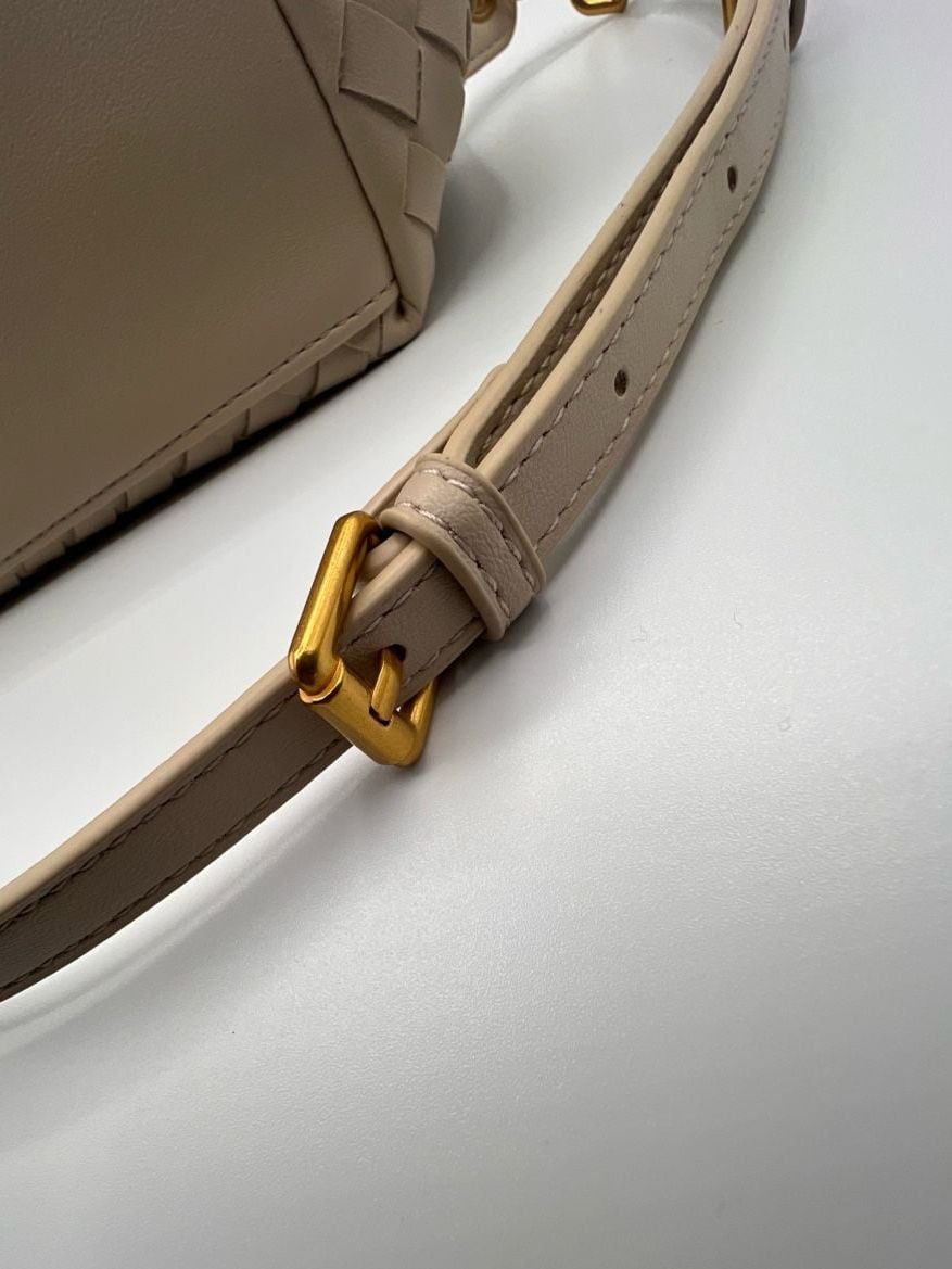 Small Milos Purse, 8