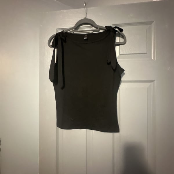 SHEIN Black Tie Shoulder Tank Top