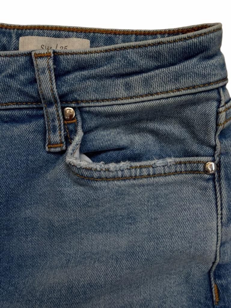 Pilcro and the Letterpress Floral Embroidered Crop Raw Hem Jeans Size 25 5