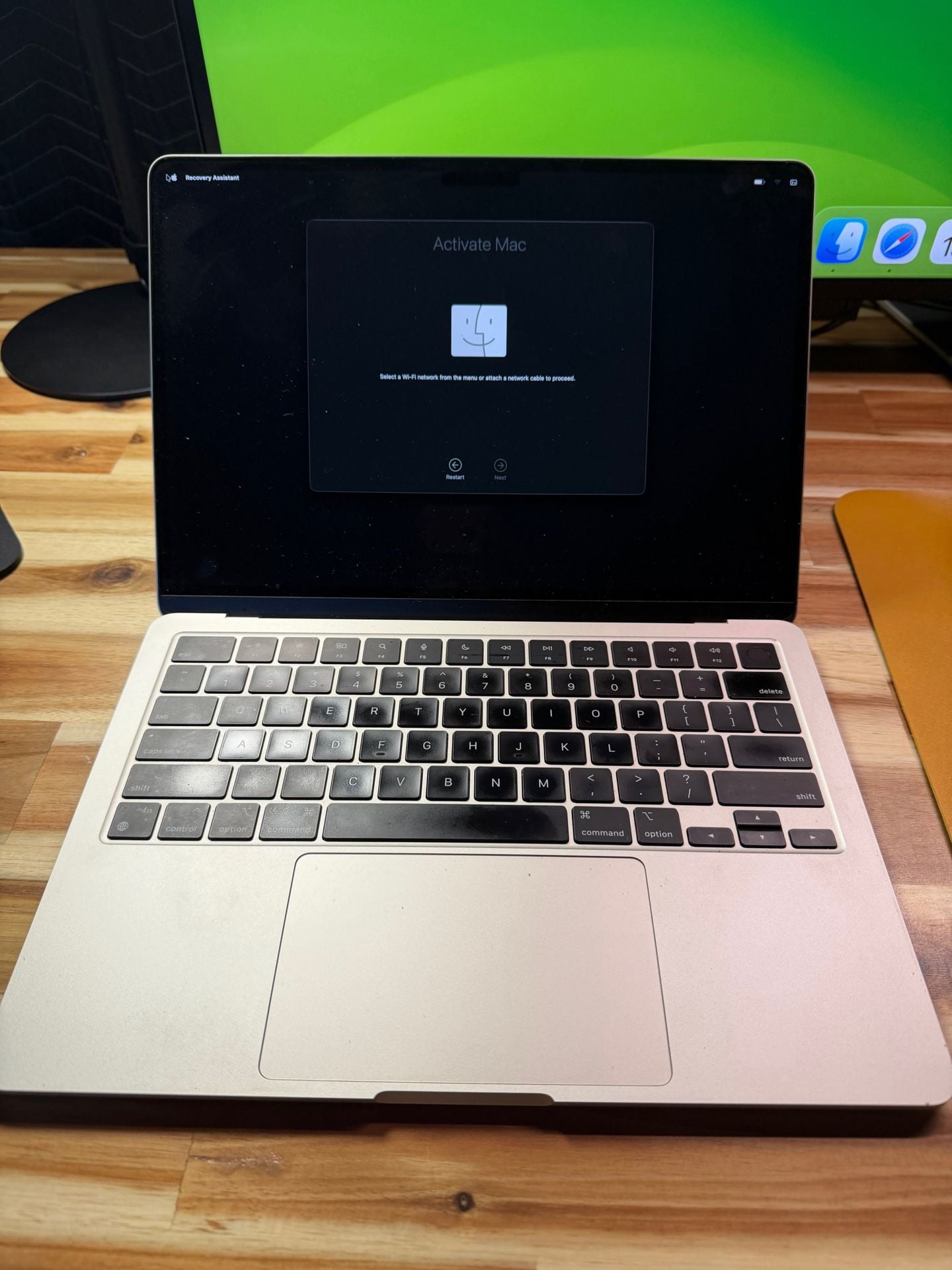 Apple MacBook Air 13.6" M2 2022 8GB RAM 256GB SSD Starlight 3