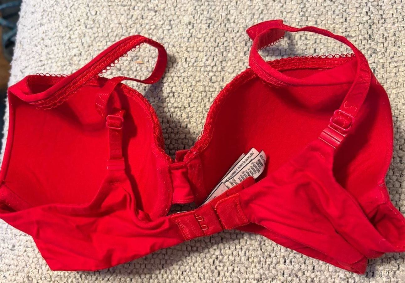 Victoria's Secret Body By Victoria Perfect Shape Bra 32C Red Lace 2