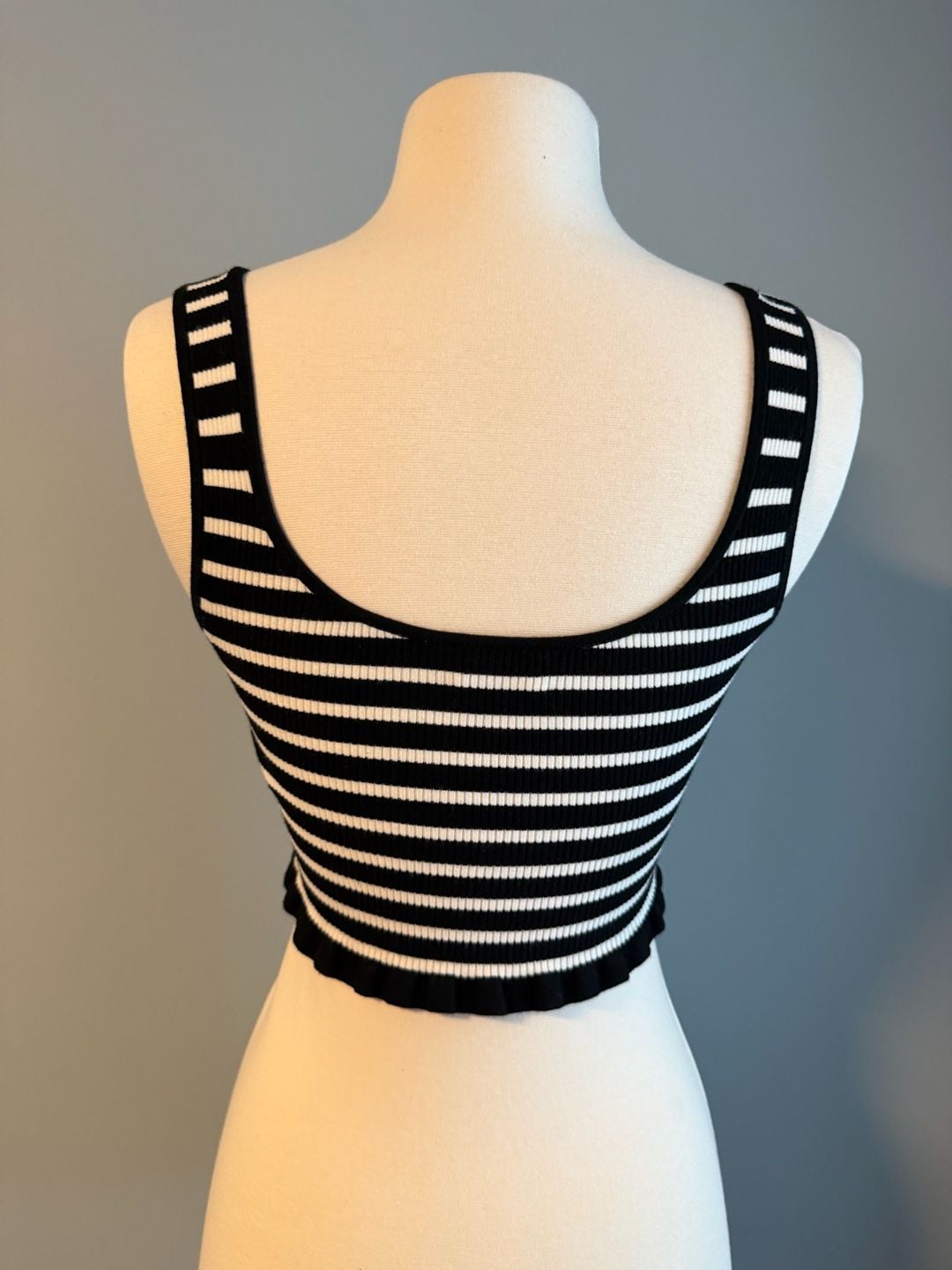 Wilfred Aritzia Brio Tank Black White Striped Ribbed Knit Cropped Top 3
