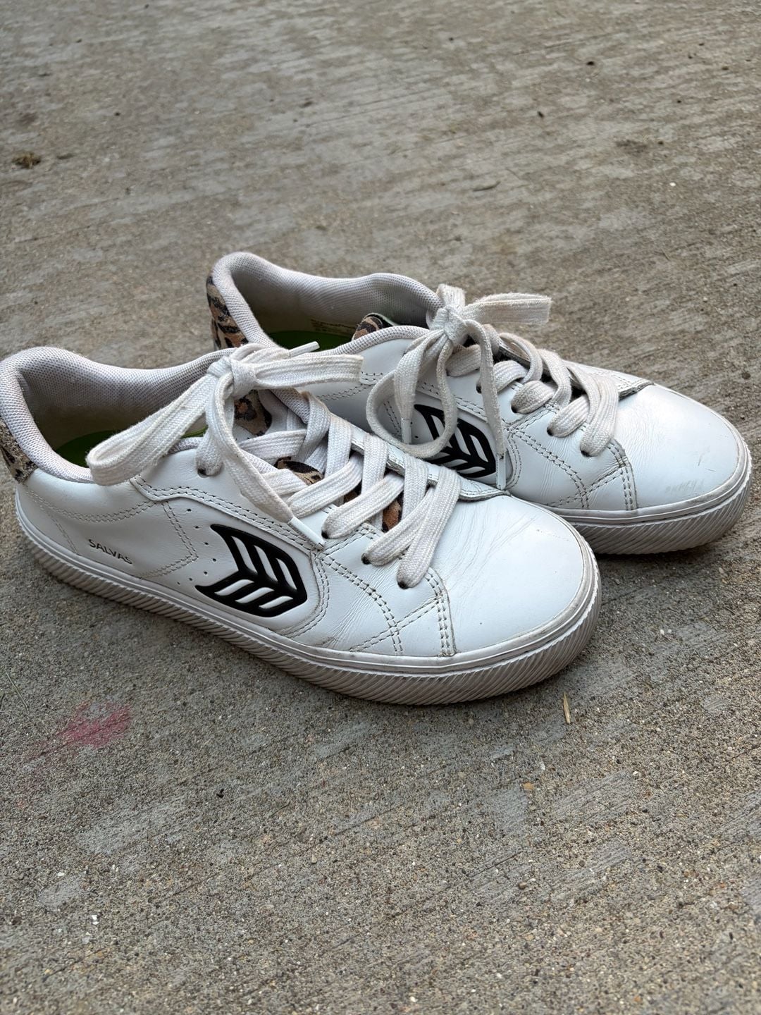 Cariuma Salvas White Leather Sneakers Cheetah Print Size 6.5 10