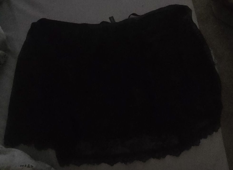 Torrid Retro Lace Skirt Rich Black Size 3 and thong 1