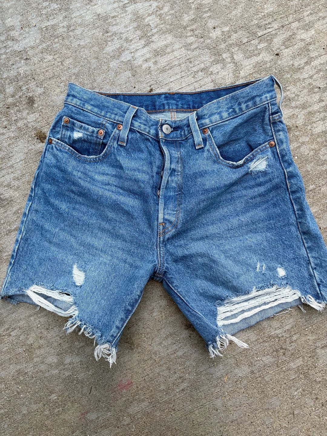 Levi's 501 Original Cutoff Distressed Denim Shorts Women's Size 29 2