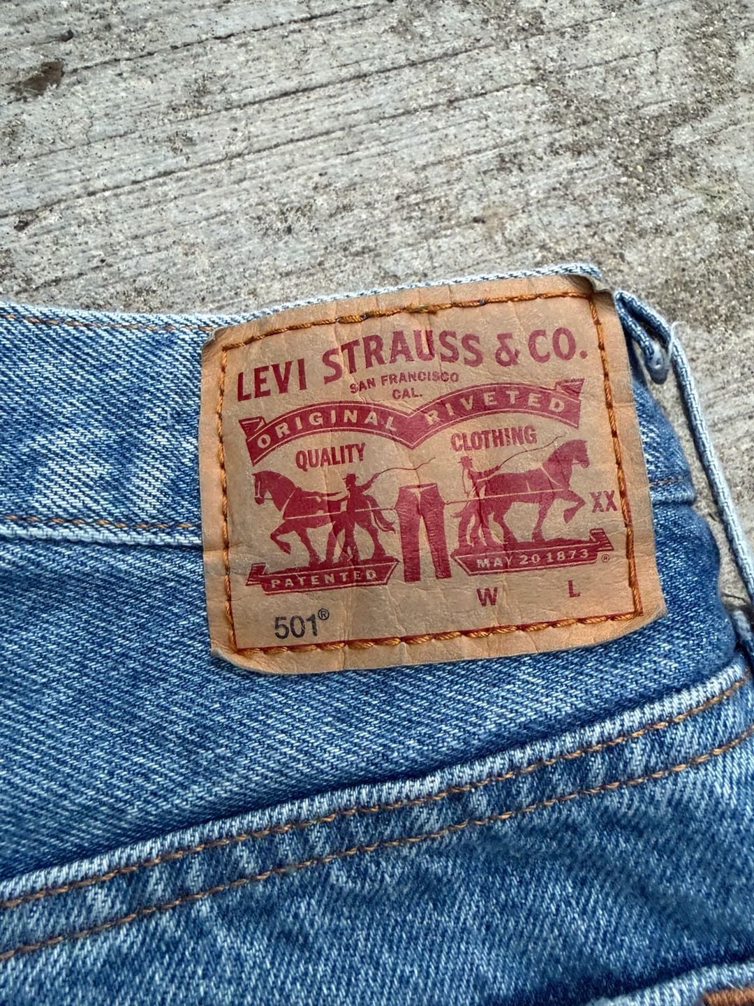 Levi's 501 Original Cutoff Distressed Denim Shorts Women's Size 29 4