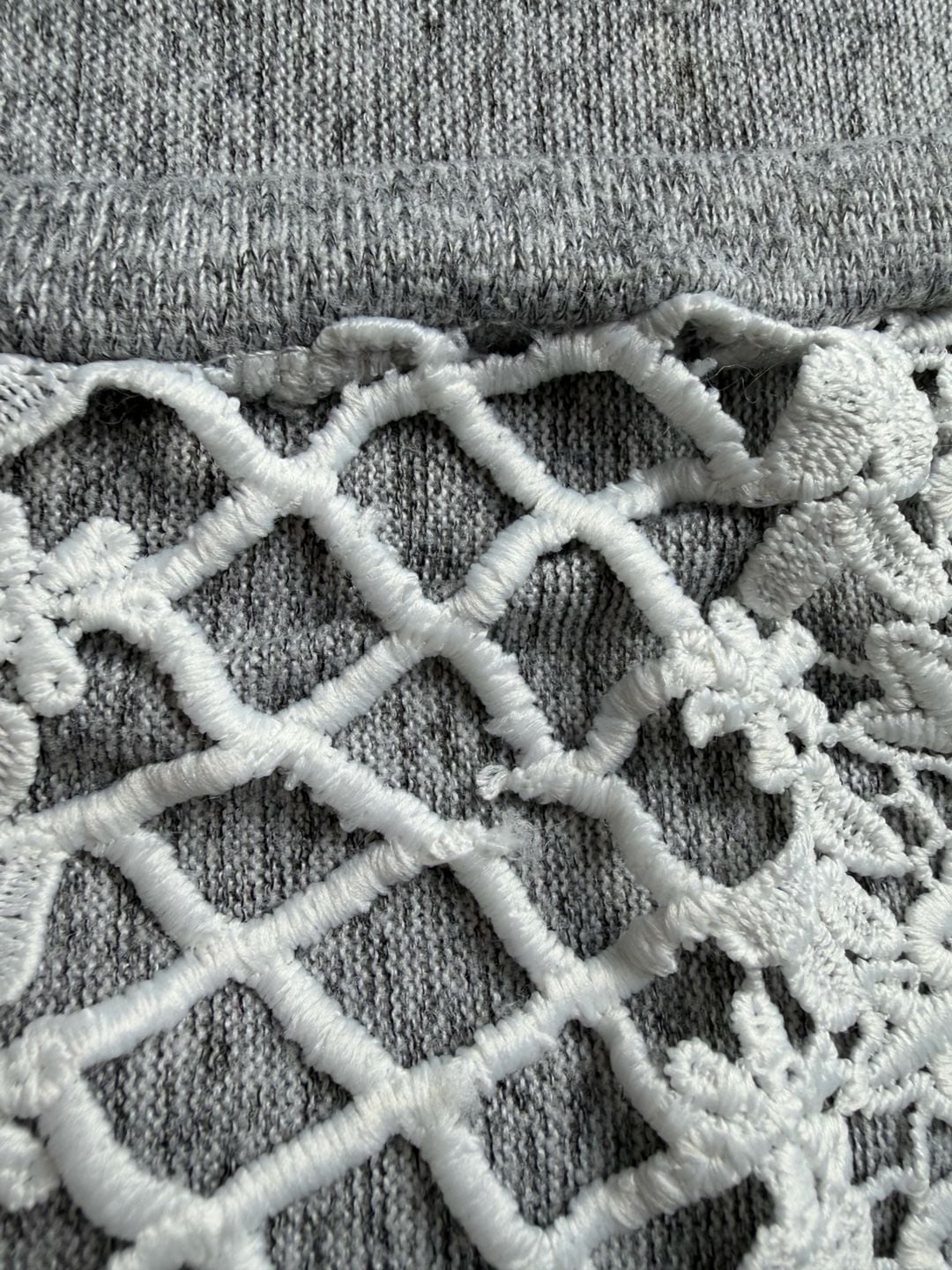 Siren Lily Gray Knit Short Sleeve Top w/White Crochet Lace Shoulders ST1916 XL 8