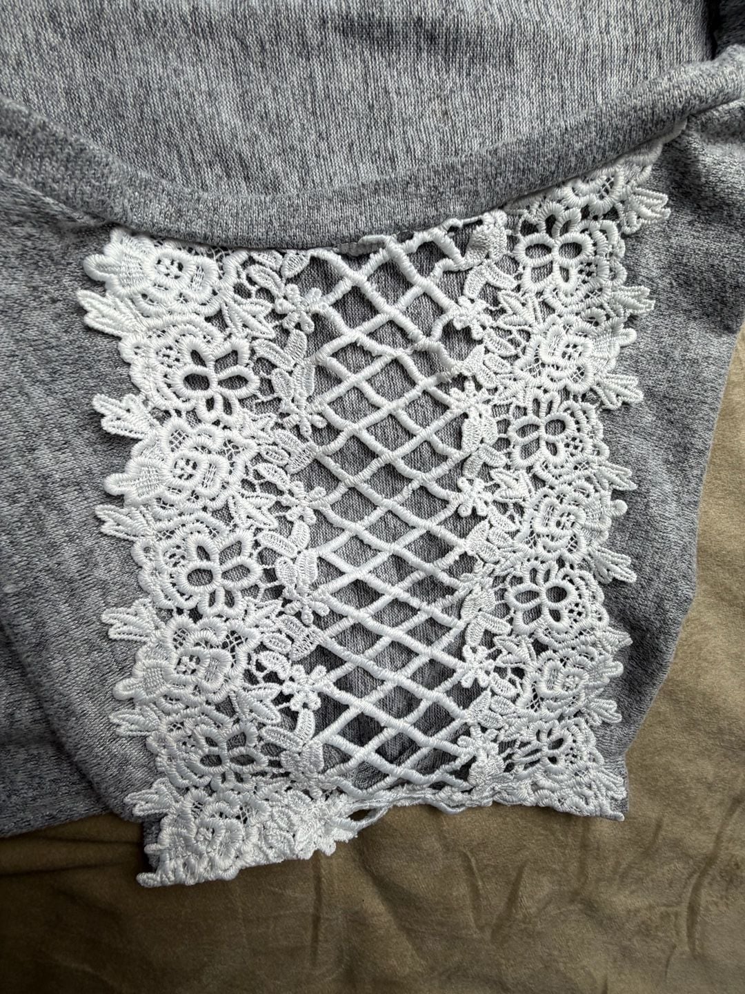 Siren Lily Gray Knit Short Sleeve Top w/White Crochet Lace Shoulders ST1916 XL 9