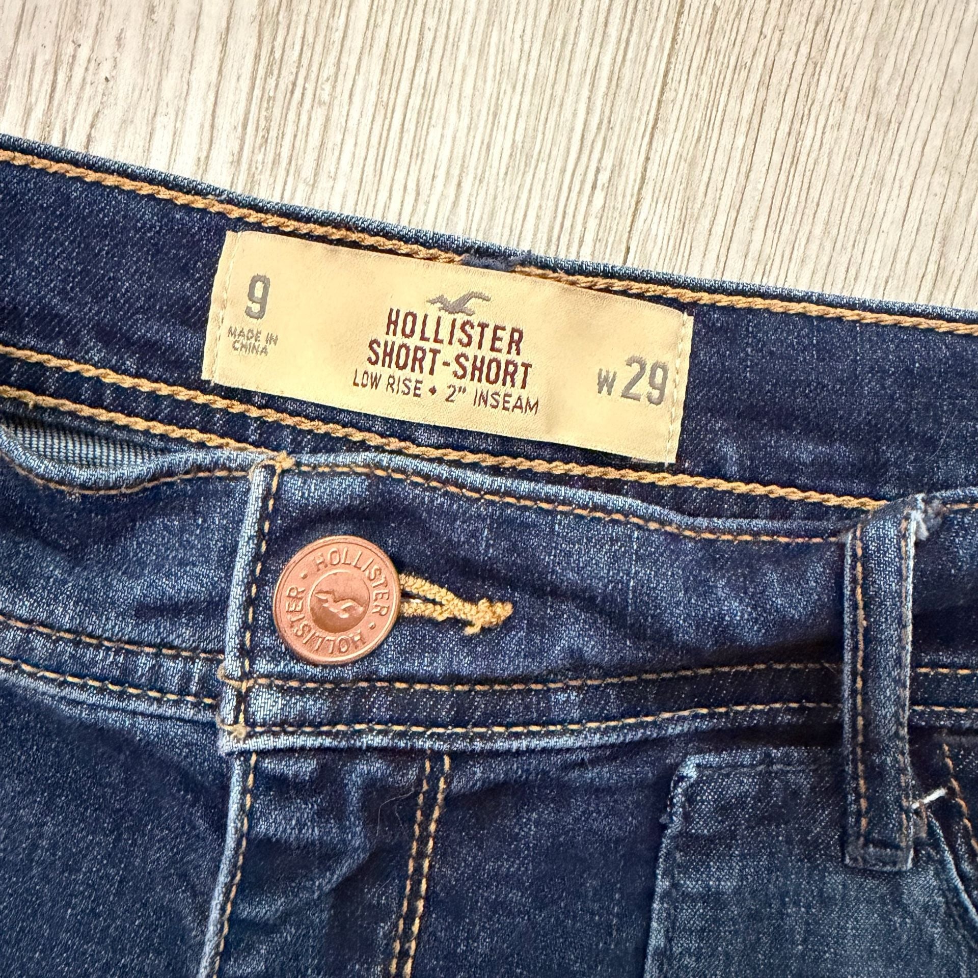 Hollister Short-Short Low Rise 3