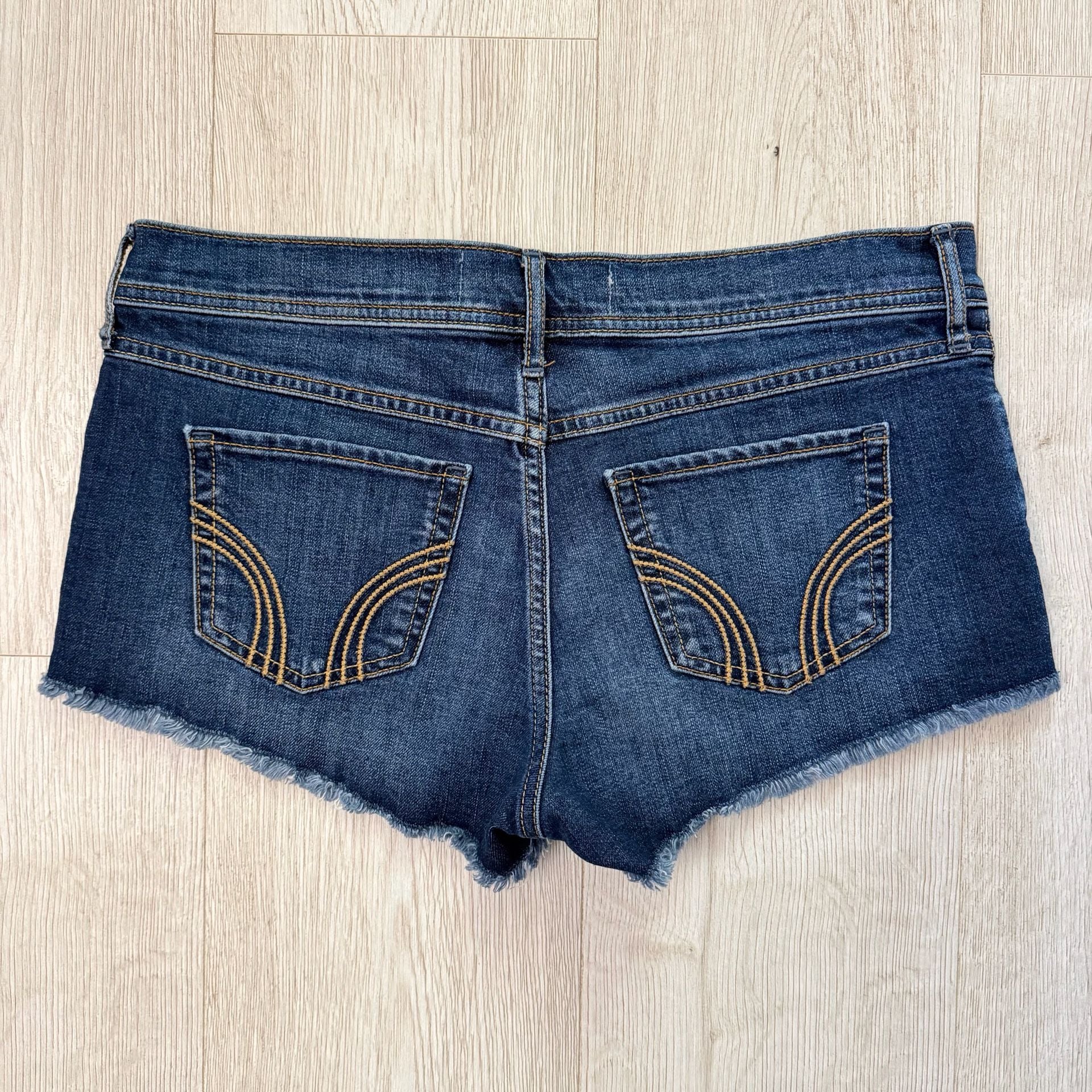 Hollister Short-Short Low Rise 5
