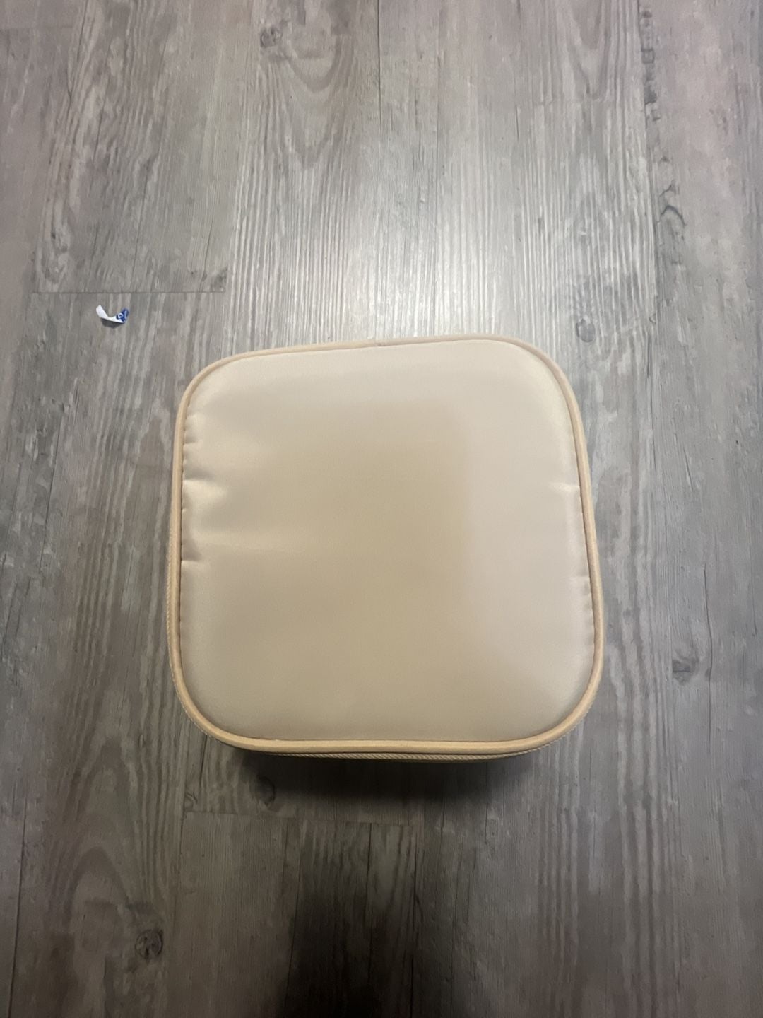 Amoena Natura 3E Breast Form Prothesis Size 4L with Travel Case 1