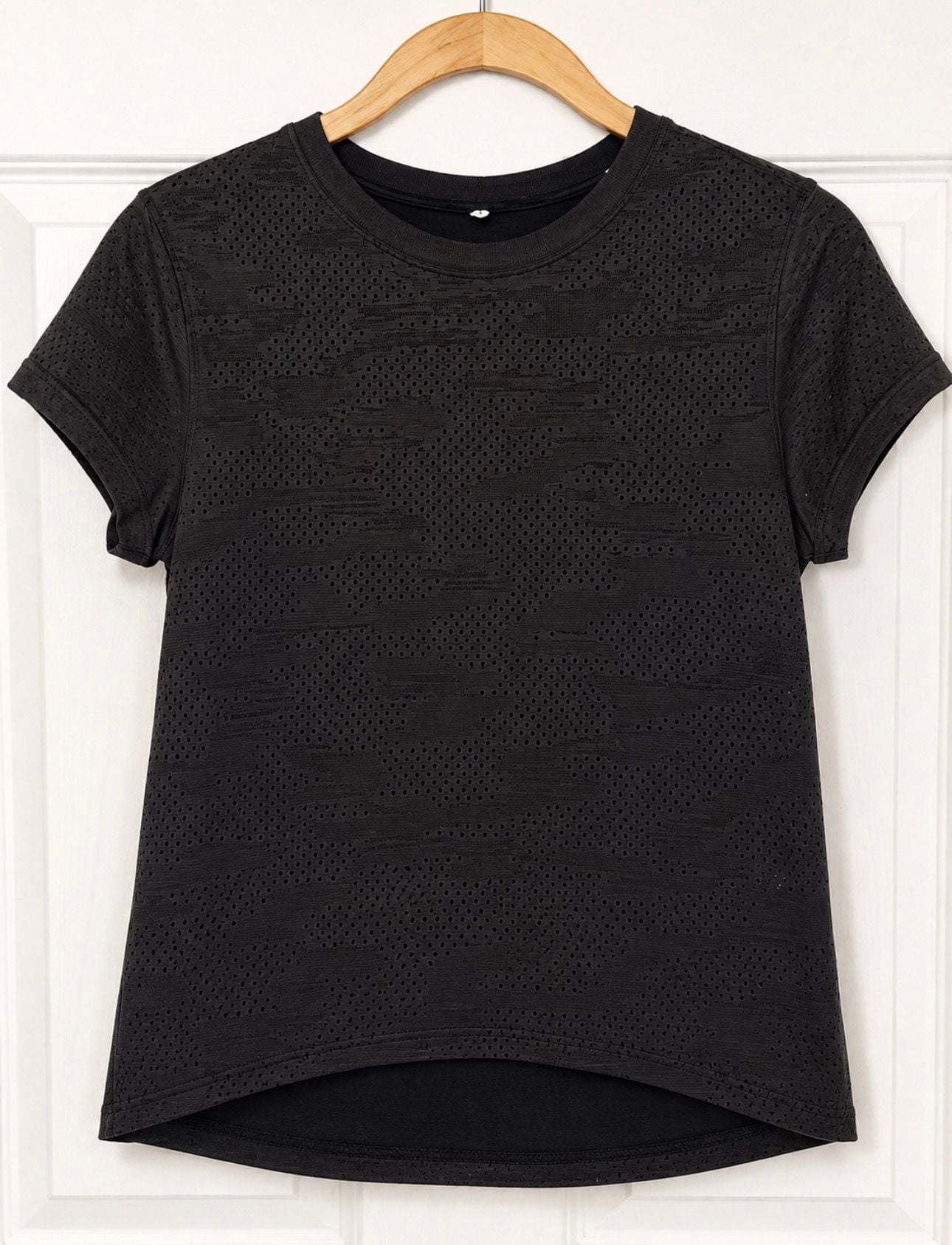 Lululemon Breeze By Short Sleeve Tee Black Perforated Mesh Size 2* 3