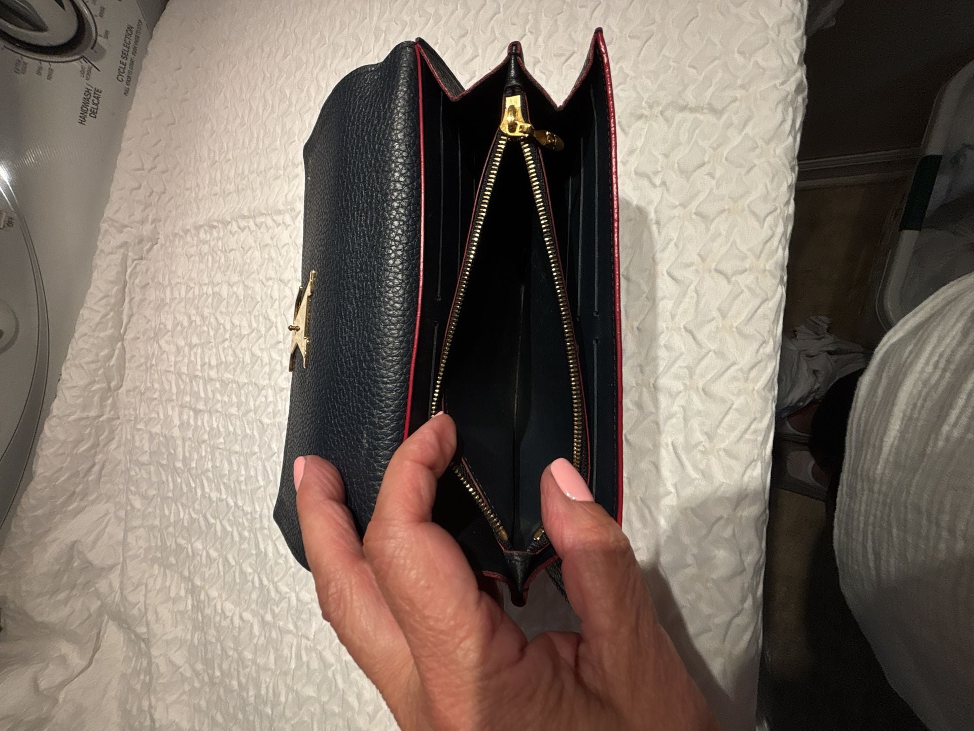 Louis Vuitton Capucines Long Wallet Navy Blue Taurillon Leather Pink Trim LV 8