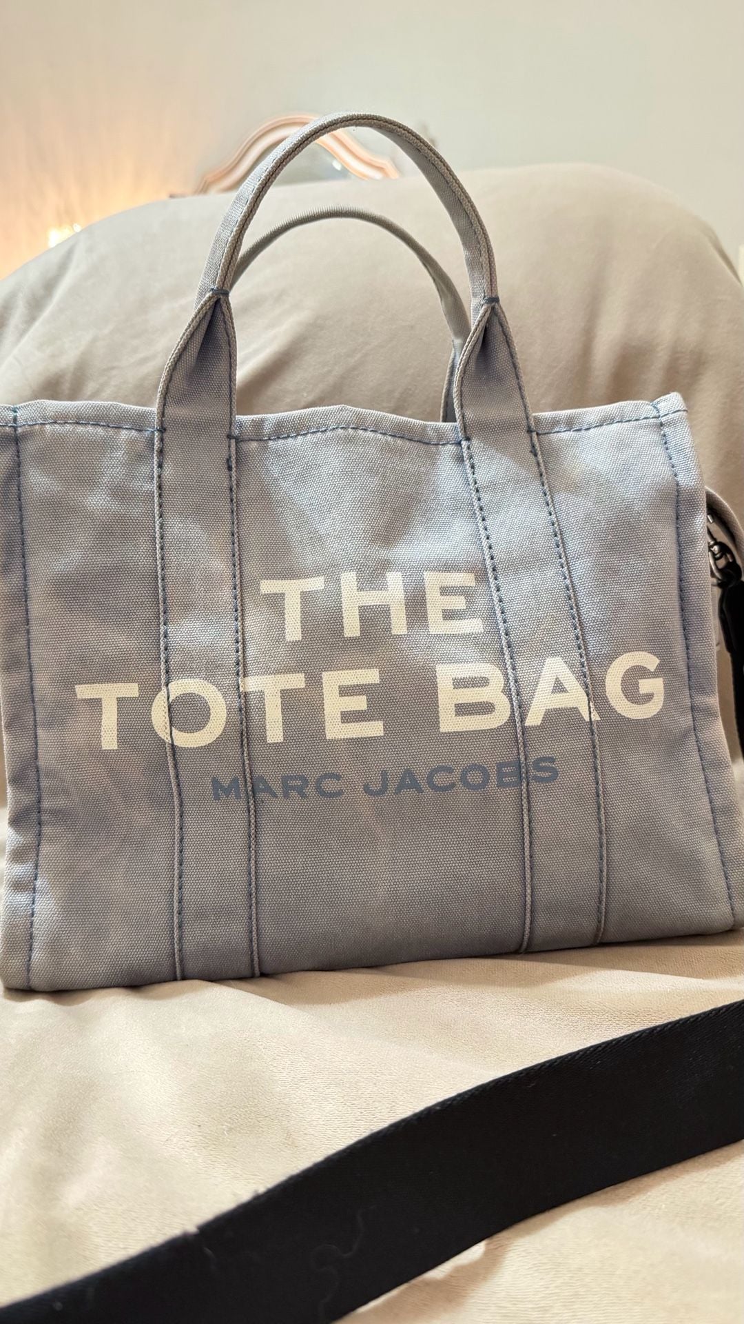 marc jacobs tote bag medium. Discoloration 2