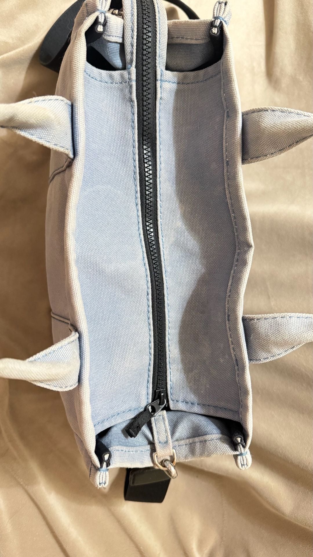 marc jacobs tote bag medium. Discoloration 4