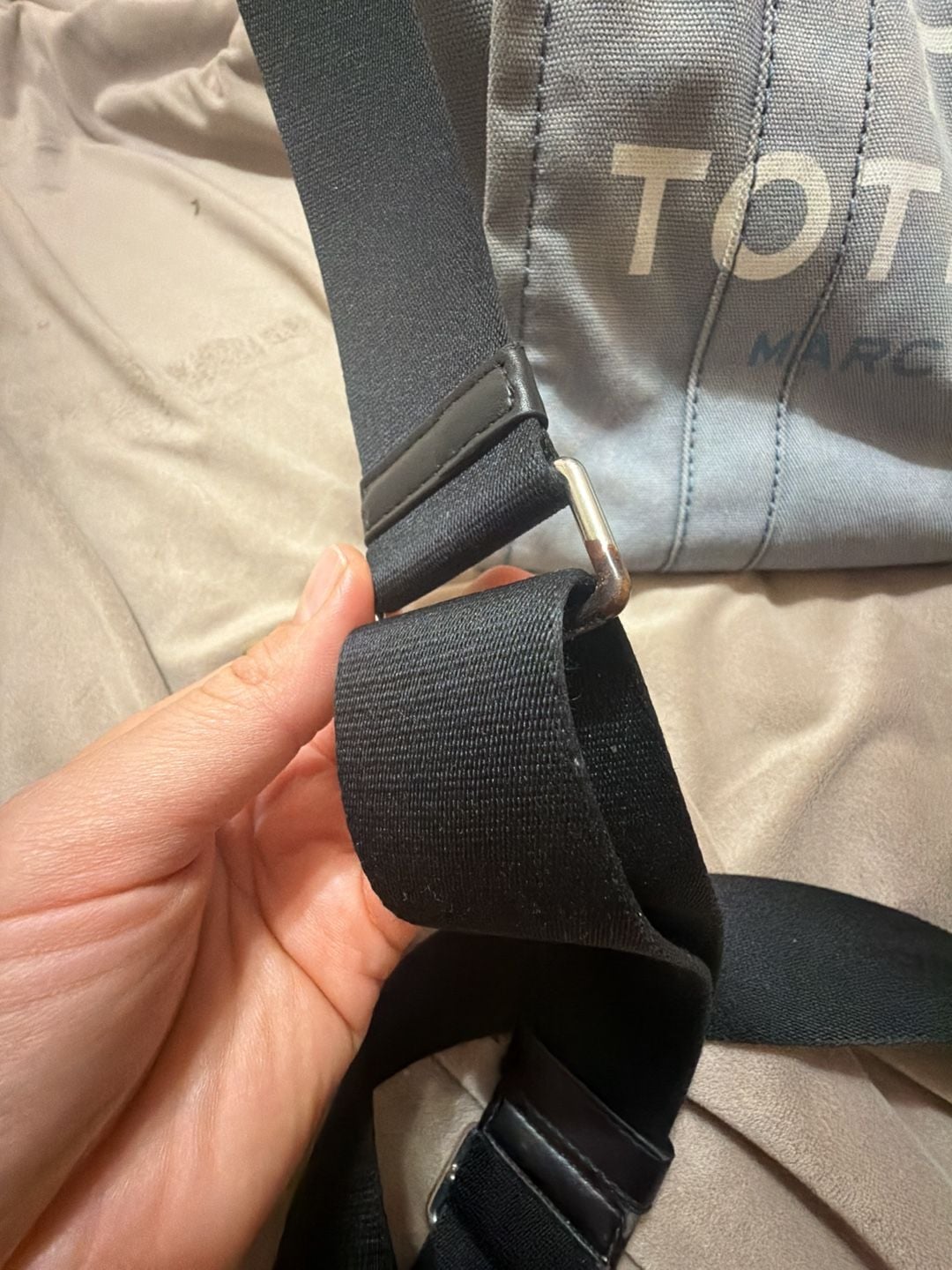 marc jacobs tote bag medium. Discoloration 8
