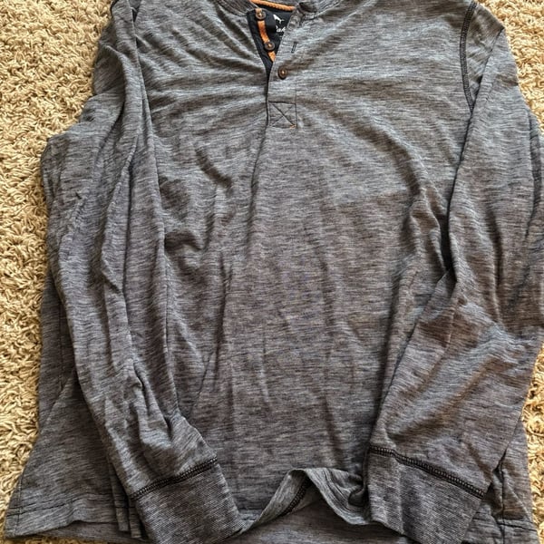 Tommy Bahama Men's Medium Gray Long Sleeve Henley Shirt Cotton Blend