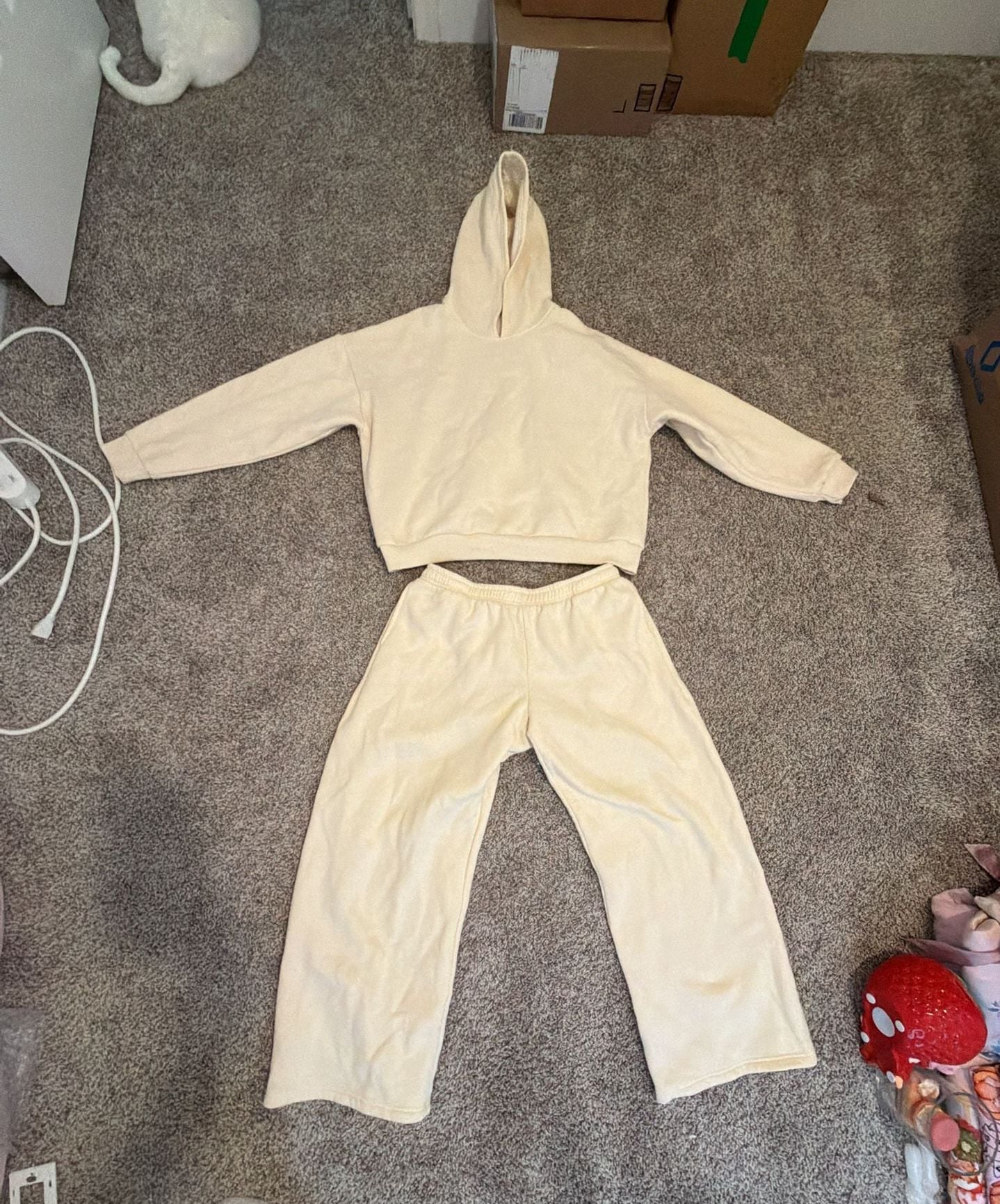 edikted Cream Crop Hoodie and Wide Leg Sweatpant Set XL 1