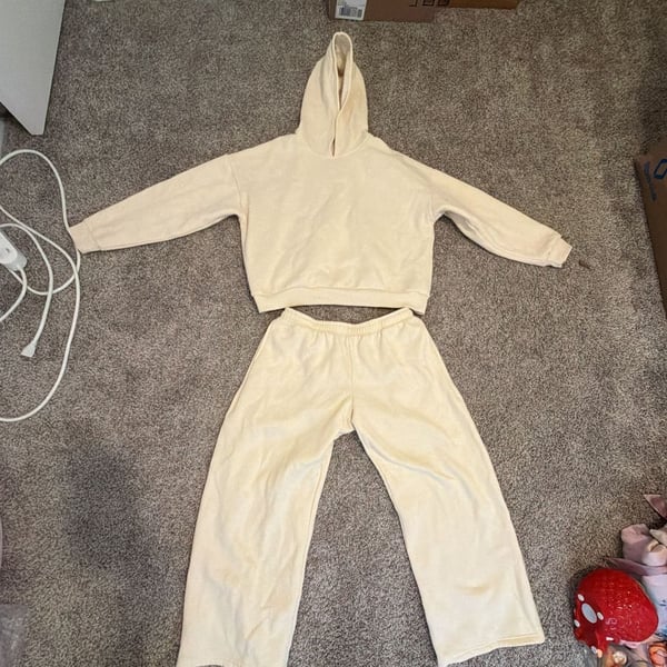edikted Cream Crop Hoodie and Wide Leg Sweatpant Set XL