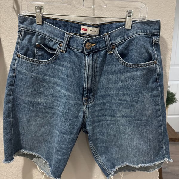 Wrangler Relaxed Fit Denim Cutoff Shorts Size 32