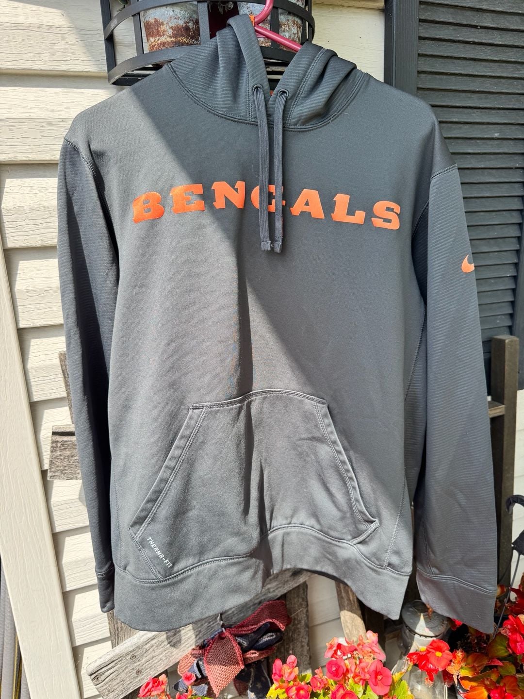 Nike NFL Cincinnati Bengals Therma-Fit Performance Pullover Hoodie Gray Medium 2