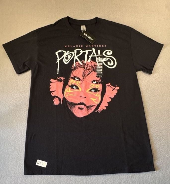 Melanie Martinez Portals Creature Face Black T-Shirt Medium Hot Topic 2