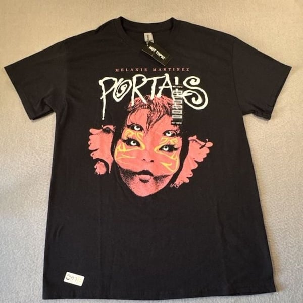Melanie Martinez Portals Creature Face Black T-Shirt Medium Hot Topic