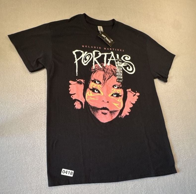 Melanie Martinez Portals Creature Face Black T-Shirt Medium Hot Topic 3