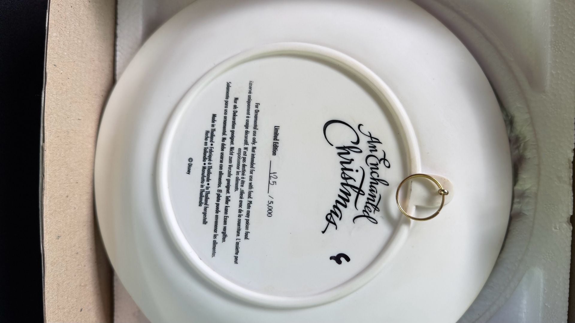 The Disney Store An Enchanted Christmas Collectible Relief Plate 2