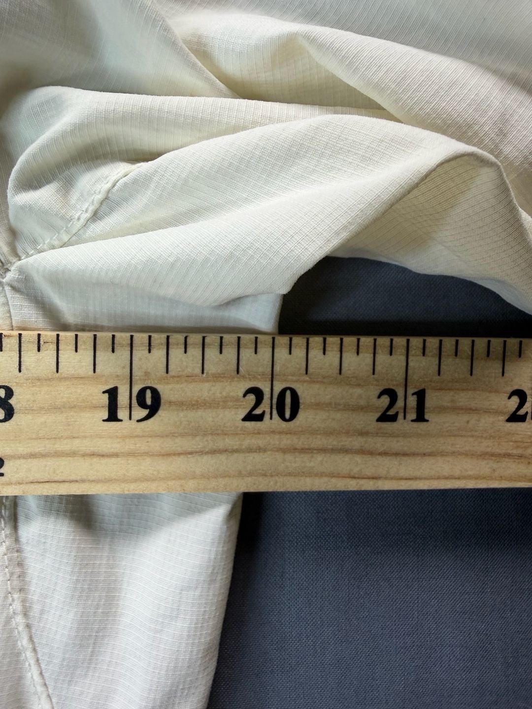Columbia Titanium Women's Long Sleeve Hiking Shirt Size S Ivory White Vented 6